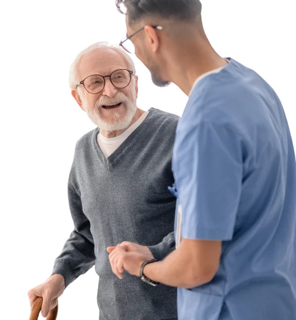 immagine di un infermiere che aiuta un anziano